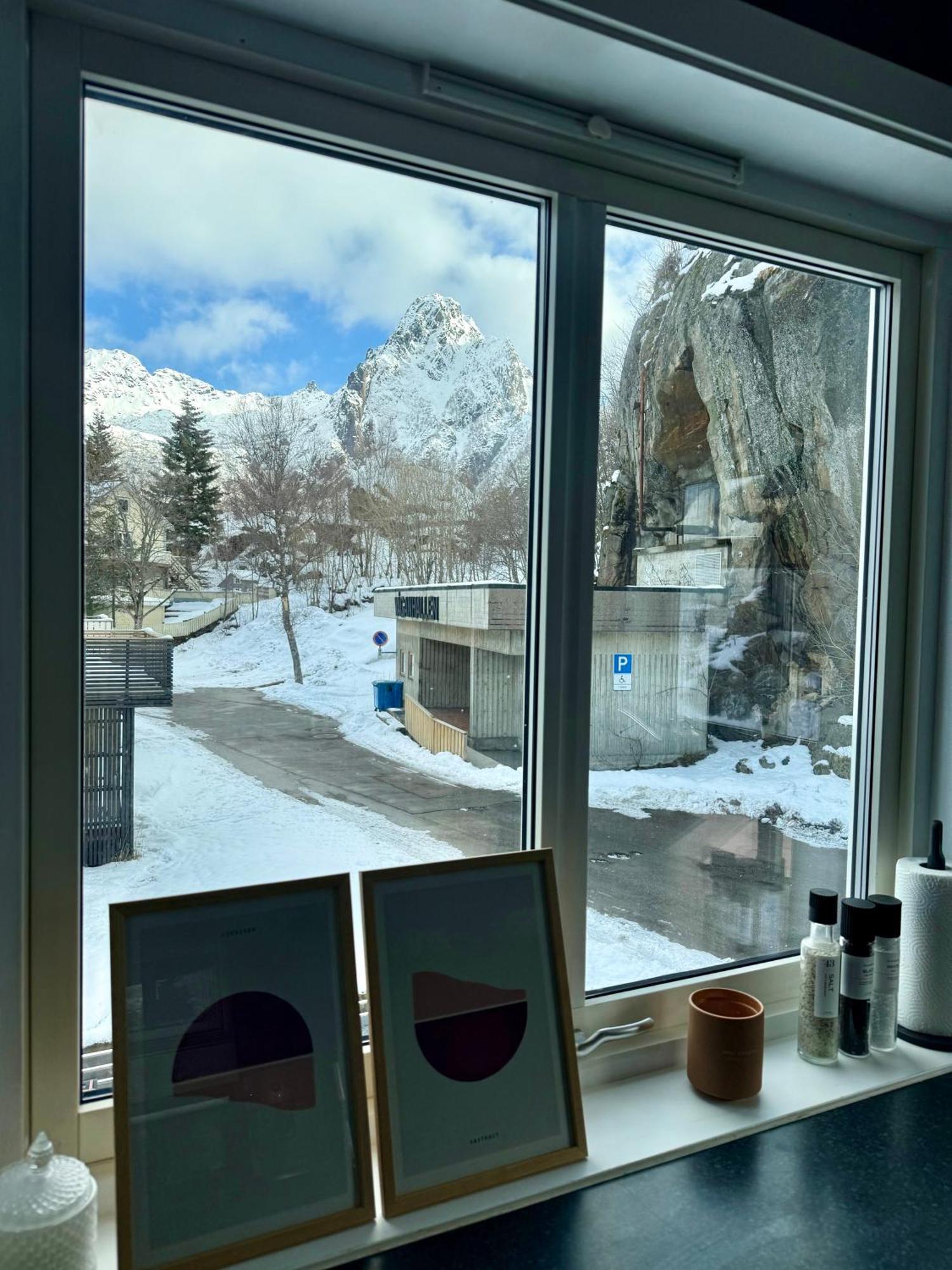 5 Bedroom With Svolvaergeita View