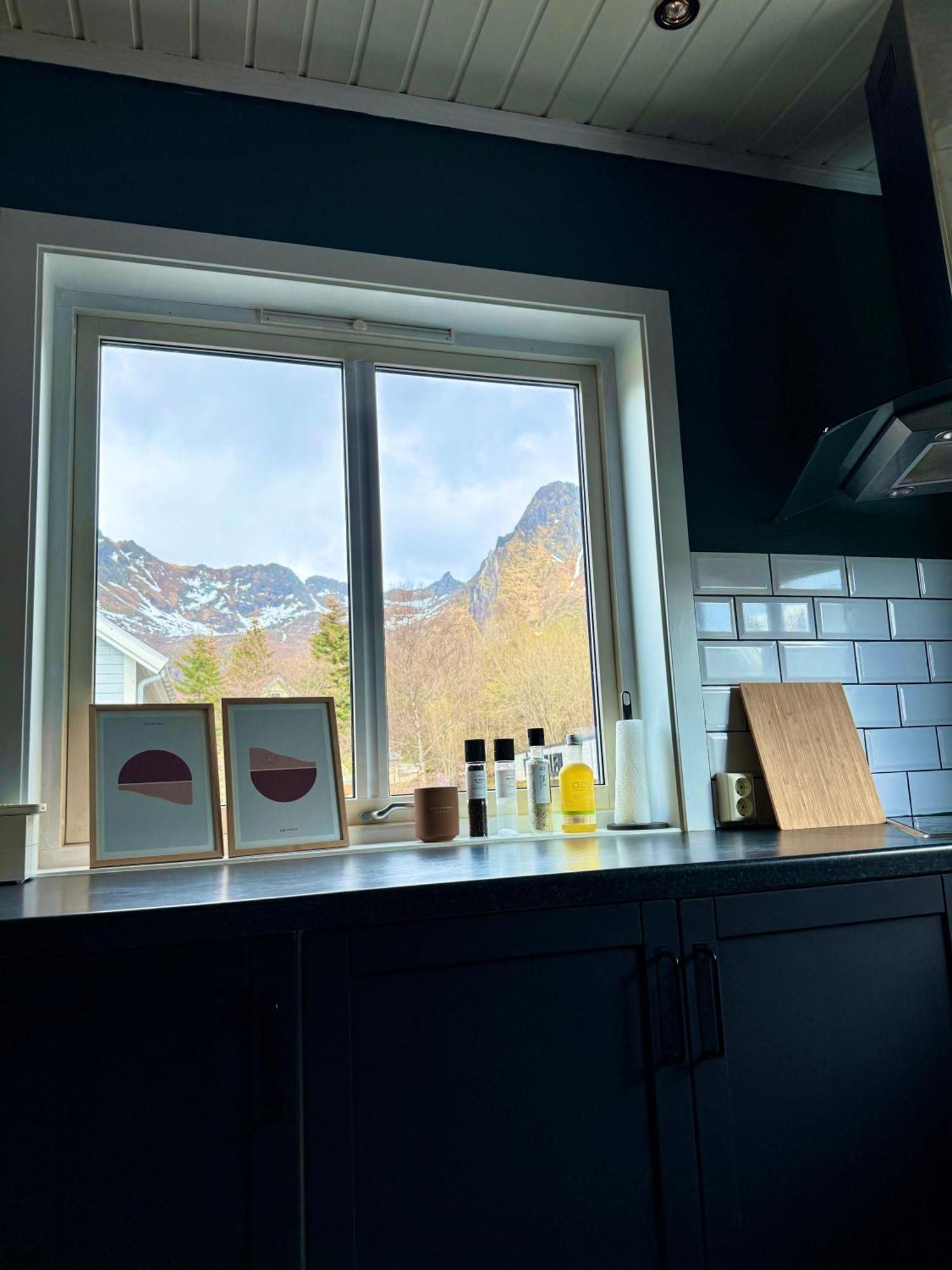5 Bedroom With Svolvaergeita View Svolvær