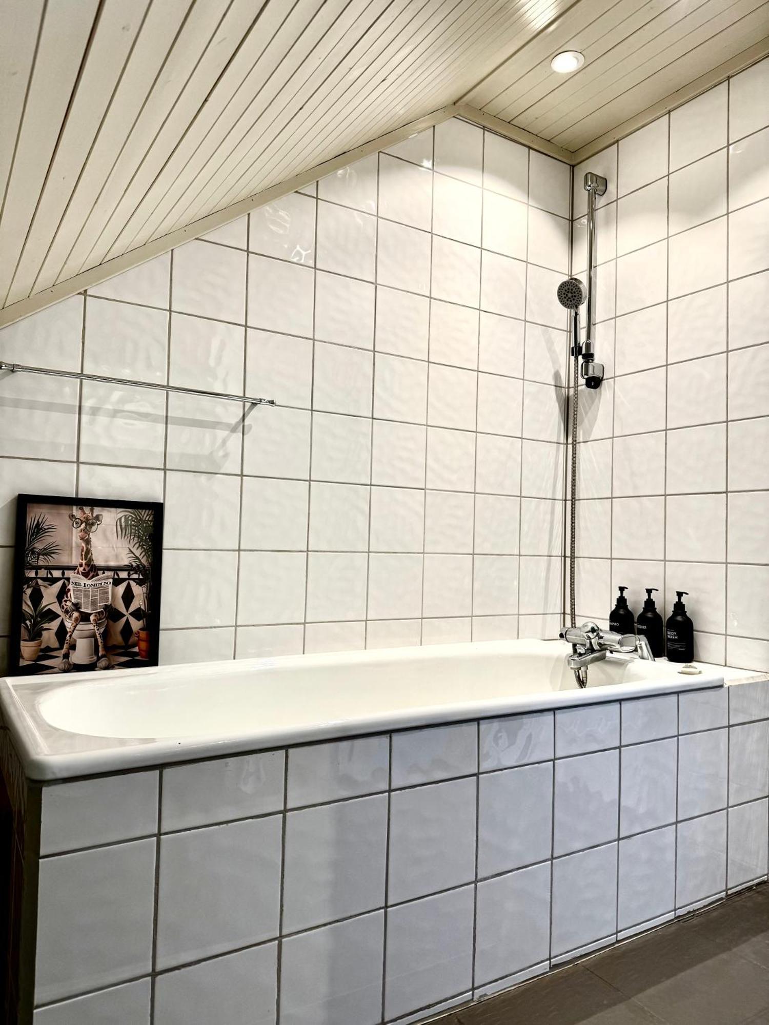 5 Bedroom With Svolvaergeita View